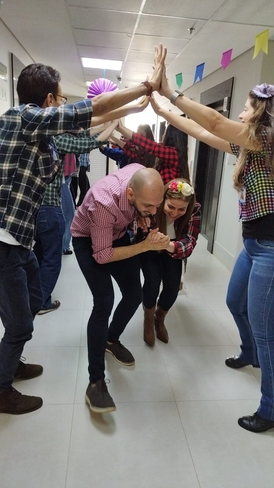 e-festa-boa-colaboradores-do-corporativo-comemoram-festa-junina-no-coworking-agir